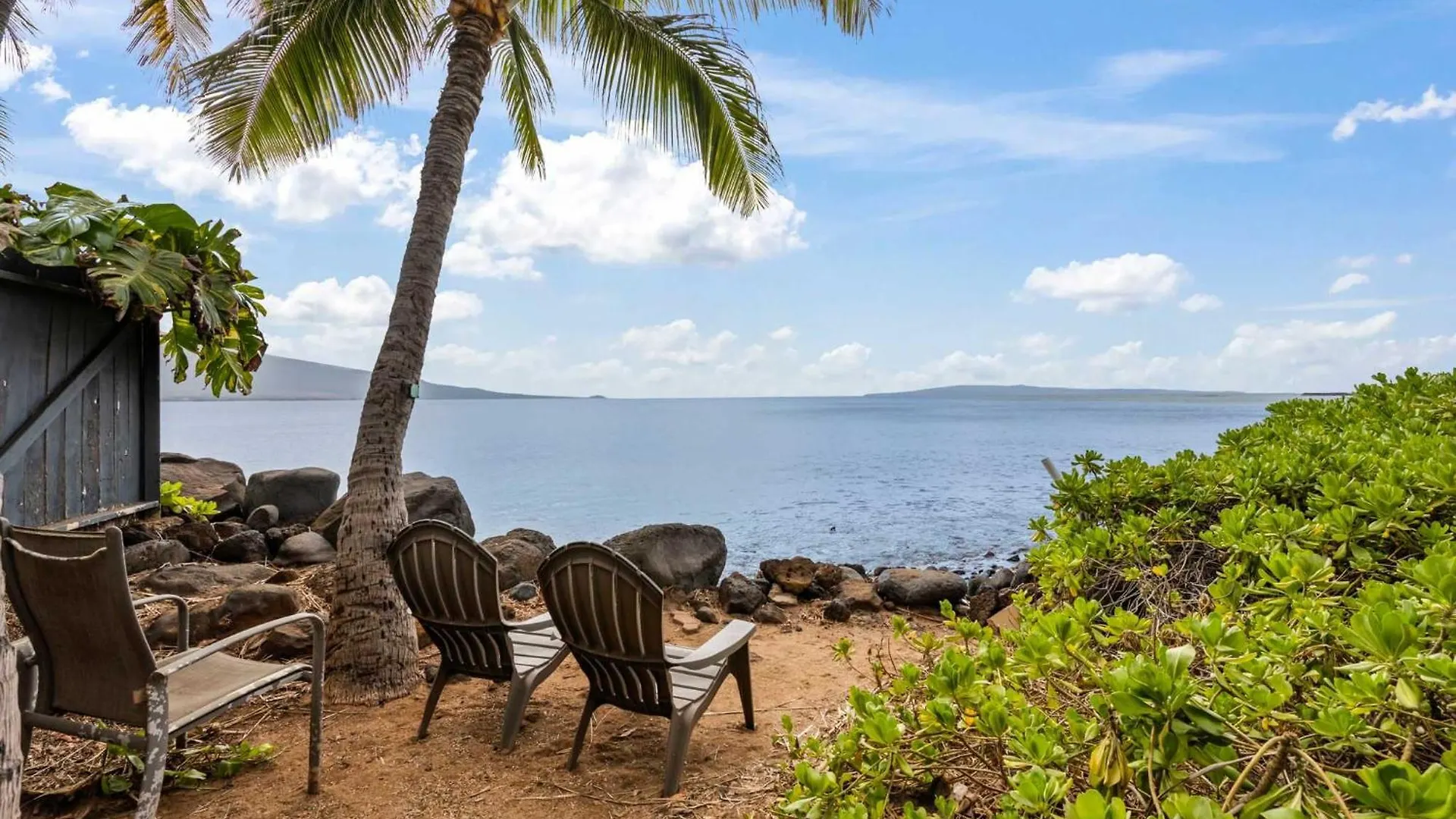 Holiday home Oceanfront Condo With Heated Pool Hot Tub & Lanai Wailuku